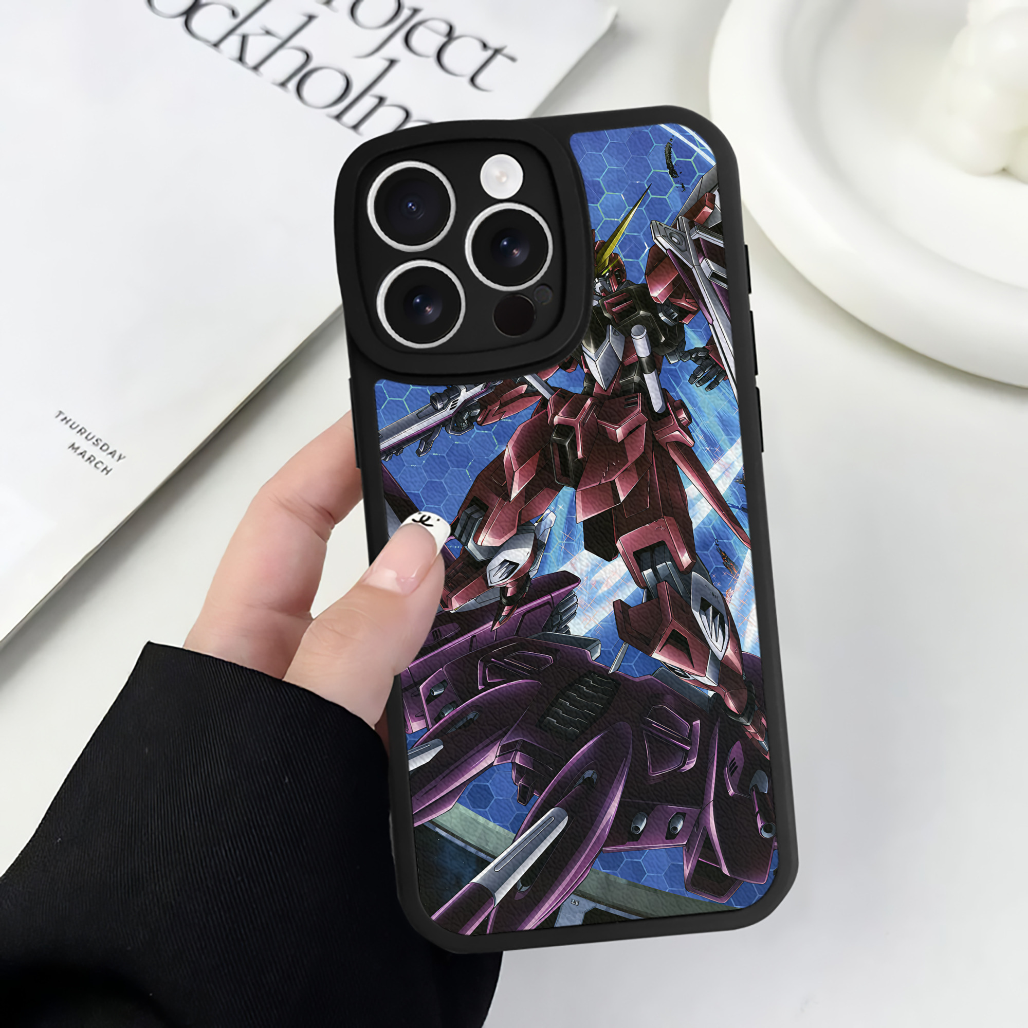 （画像用） 機動戦士ガンダム Mobile Suit Gundam 【iPhone 16シリーズ対応】シリコンスマホケース（レザー調） 材質：シリコン
